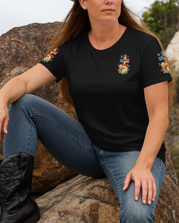Don't Worry Honey T-Shirt - Image 8