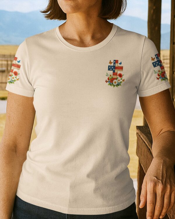 Don't Worry Honey T-Shirt - Image 10