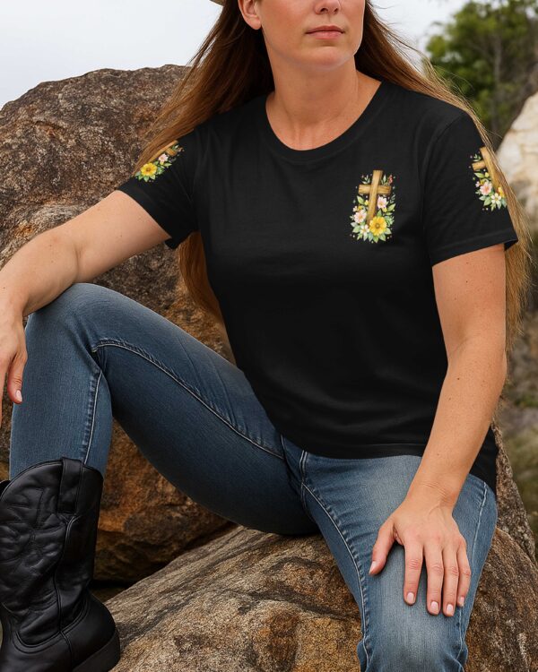 Don't Worry Honey T-Shirt - Image 4
