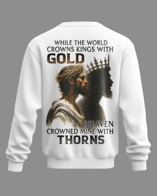 While The World Crowns Kings Shirt - Image 4