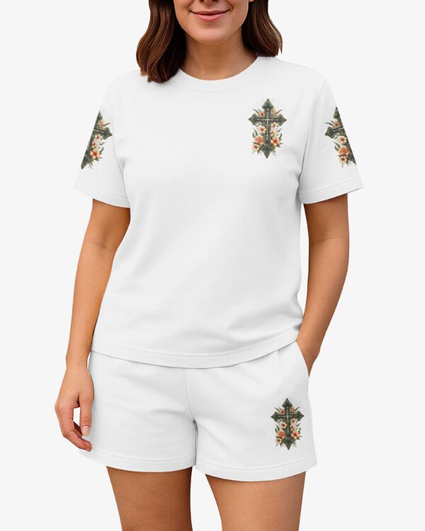 A Praying Mom Is A Powerful Force Women Casual Shorts - Image 3